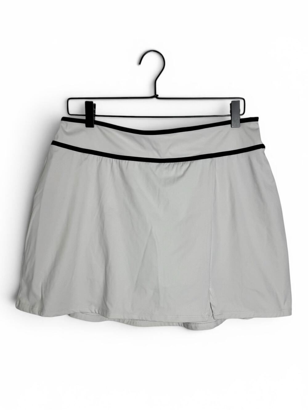 Gilly Hicks Hollister Go Energize White Athletic Tennis Skort